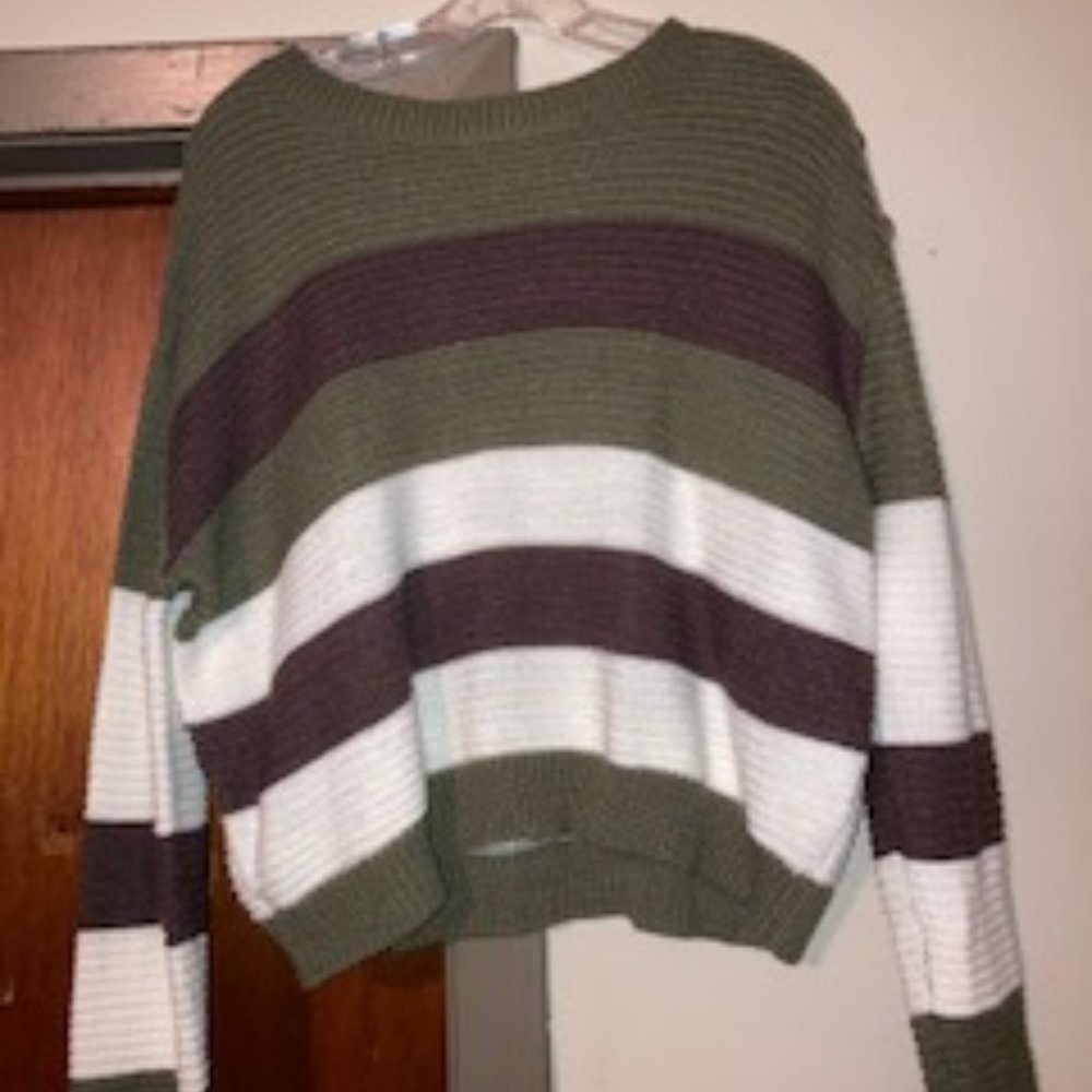 L.A. Gold Cropped Sweater Size L